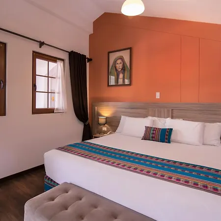 Atoq San Blas Hotel